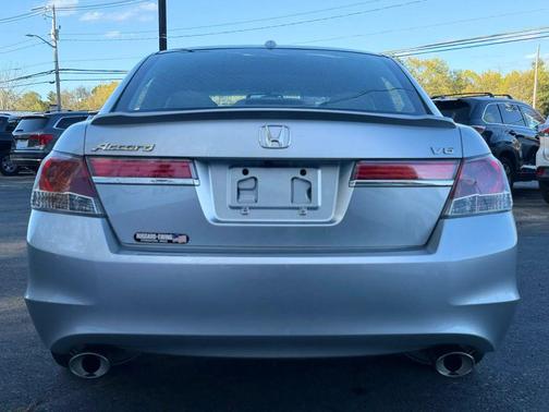 Alabaster Silver Metallic 2011 Honda Accord SE