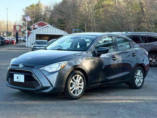 Gray 2018 Toyota Yaris iA Base
