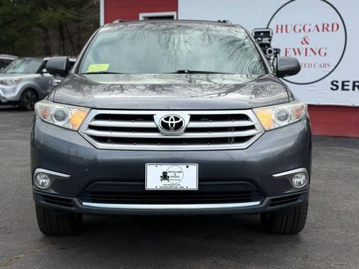Magnetic Gray Metallic 2011 Toyota Highlander Limited