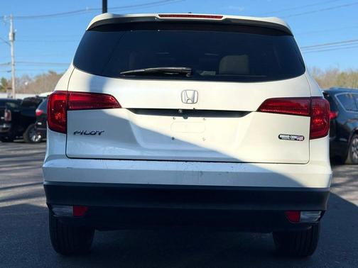 White Diamond Pearl 2016 Honda Pilot EX-L
