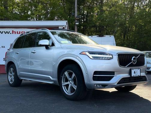 Bright Silver Metallic 2018 Volvo XC90 T5 Momentum