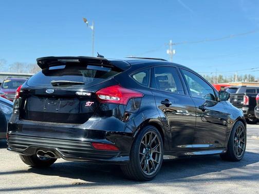 2017 Ford Focus ST 