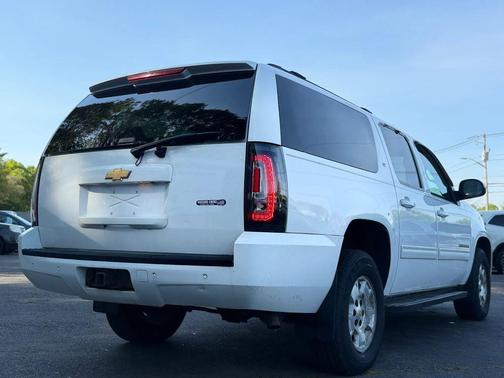 Summit White 2010 Chevrolet Suburban 1500 LT