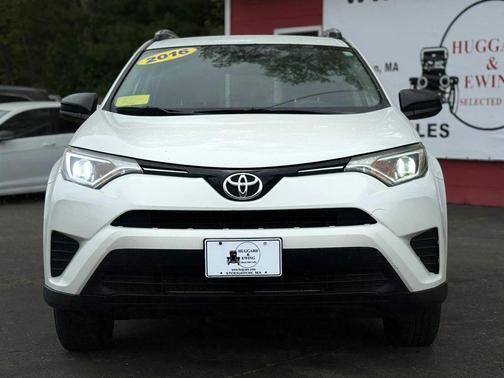 Super White 2016 Toyota RAV4 LE