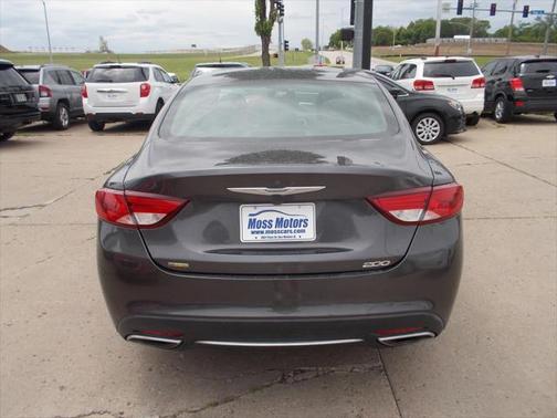 2016 Chrysler 200 Limited