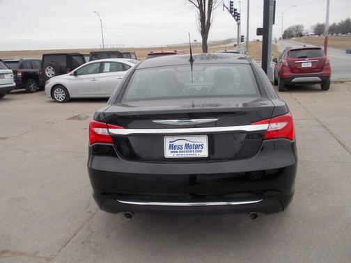 2011 Chrysler 200 Limited