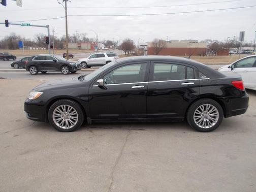 2011 Chrysler 200 Limited