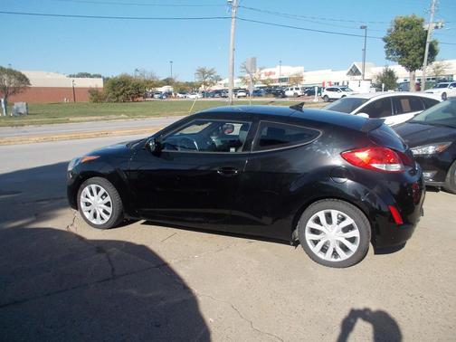 2016 Hyundai Veloster Base
