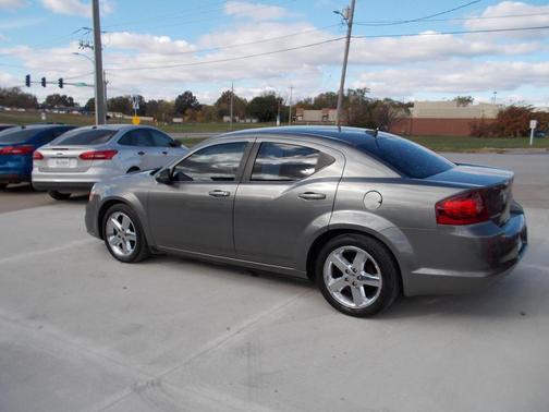 2013 Dodge Avenger SE