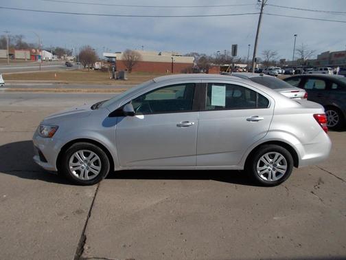 2017 Chevrolet Sonic LS