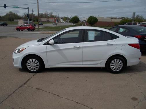 2017 Hyundai Accent SE