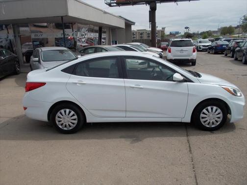 2017 Hyundai Accent SE