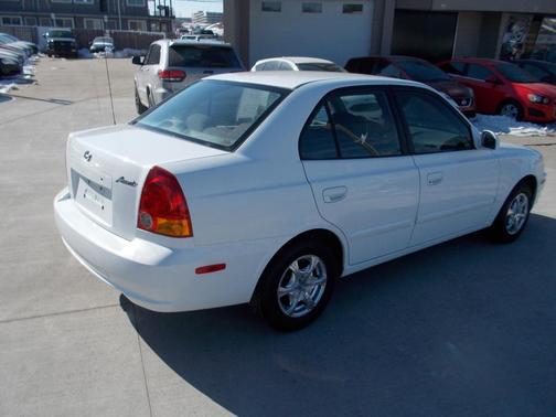 2004 Hyundai Accent GL