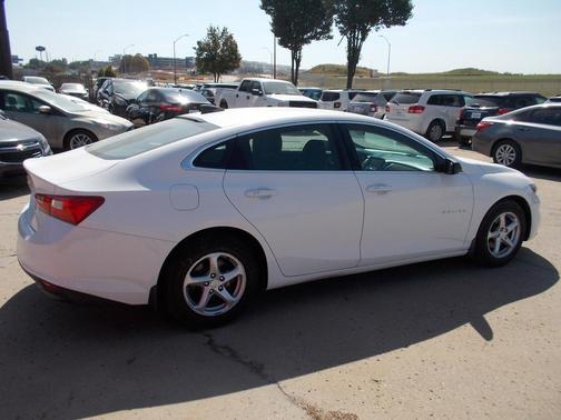 2017 Chevrolet Malibu 1LS