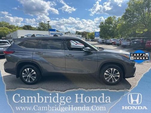 Magnetic Gray Metallic 2020 Toyota Highlander XLE