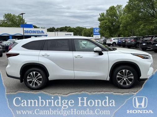 2024 Toyota Highlander XLE
