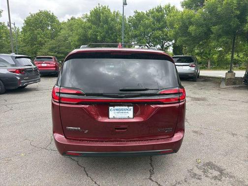 Velvet Red Pearlcoat 2022 Chrysler Pacifica Limited