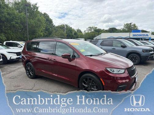 Velvet Red Pearlcoat 2022 Chrysler Pacifica Limited