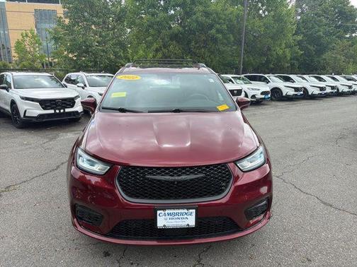 Velvet Red Pearlcoat 2022 Chrysler Pacifica Limited