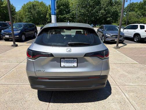 Lunar Silver Metallic 2025 Honda HR-V LX