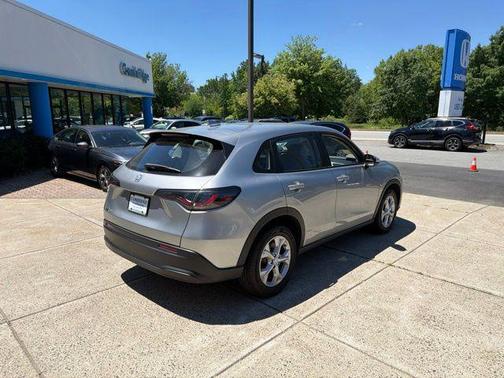 Lunar Silver Metallic 2025 Honda HR-V LX