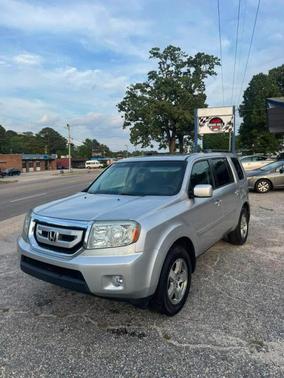 Alabaster Silver Metallic 2011 Honda Pilot EX