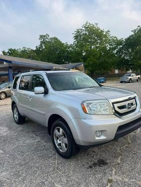 Alabaster Silver Metallic 2011 Honda Pilot EX