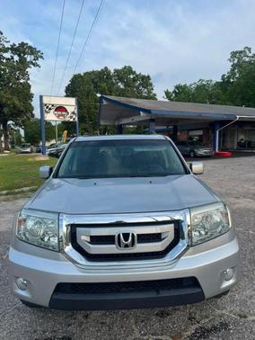 Alabaster Silver Metallic 2011 Honda Pilot EX