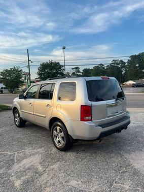 Alabaster Silver Metallic 2011 Honda Pilot EX