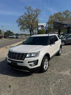 White 2017 Ford Explorer sport