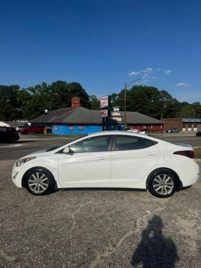 Quartz White Pearl 2016 Hyundai ELANTRA SE