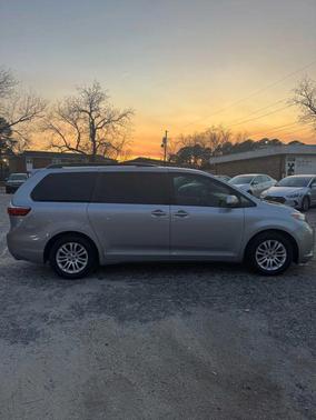 2016 Toyota Sienna XLE