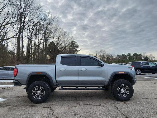 2024 GMC Canyon AT4