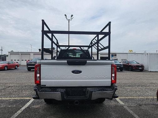 Oxford White 2024 Ford F-250 XL