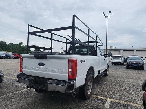 Oxford White 2024 Ford F-250 XL