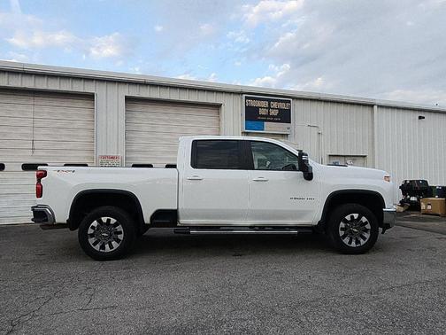 Summit White 2021 Chevrolet Silverado 2500 LT