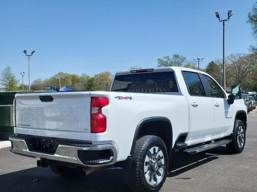 Summit White 2021 Chevrolet Silverado 2500 LT