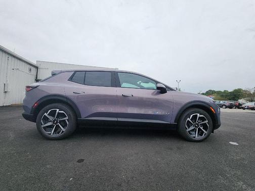 2026 Chevrolet Equinox EV LT 1