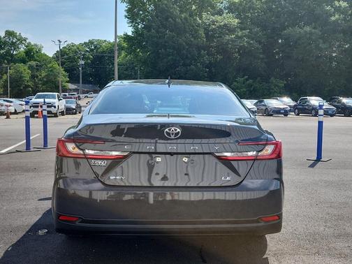 UNDERGROUND 2025 Toyota Camry LE