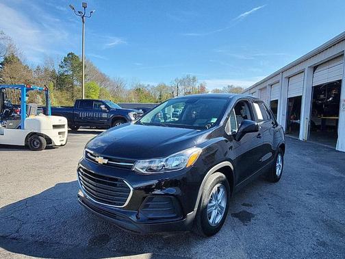 Mosaic Black Metallic 2020 Chevrolet Trax LS