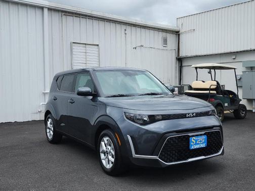 Gravity Gray 2024 Kia Soul LX