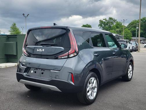 Gravity Gray 2024 Kia Soul LX