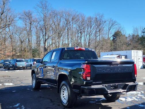 2024 Chevrolet Colorado WT