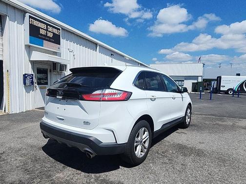 White 2019 Ford Edge SEL