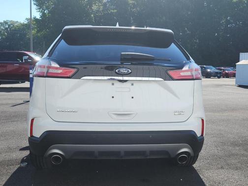 White 2019 Ford Edge SEL