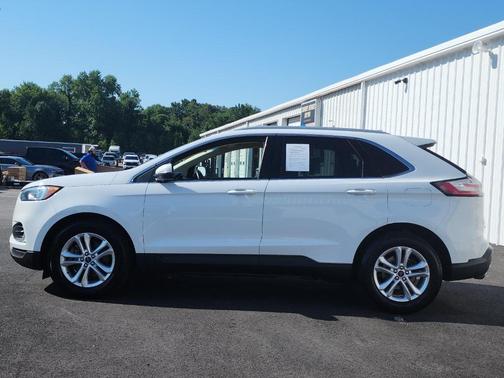 White 2019 Ford Edge SEL
