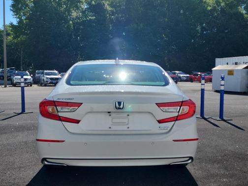 Platinum White Pearl 2022 Honda Accord Hybrid Touring