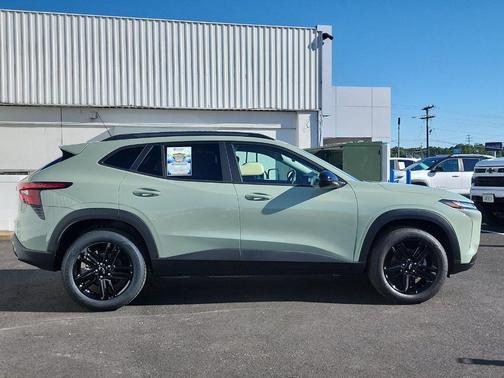 Green 2026 Chevrolet Trax ACTIV