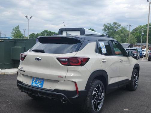 White Sand 2026 Chevrolet Trailblazer RS