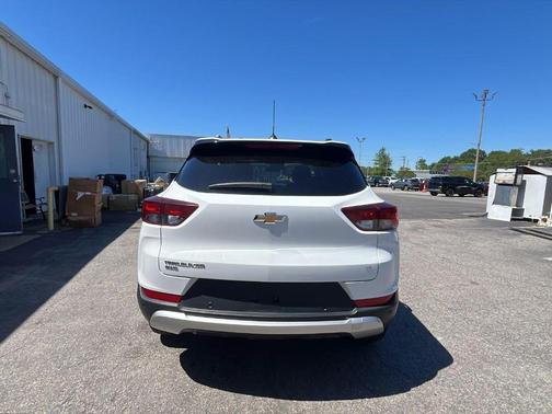 Summit White 2023 Chevrolet Trailblazer LT